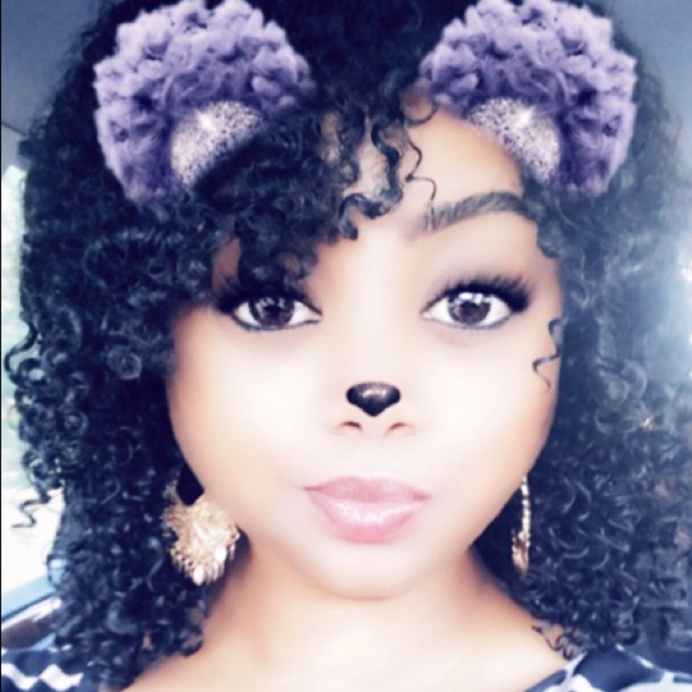 Meet your Posher, Nieva